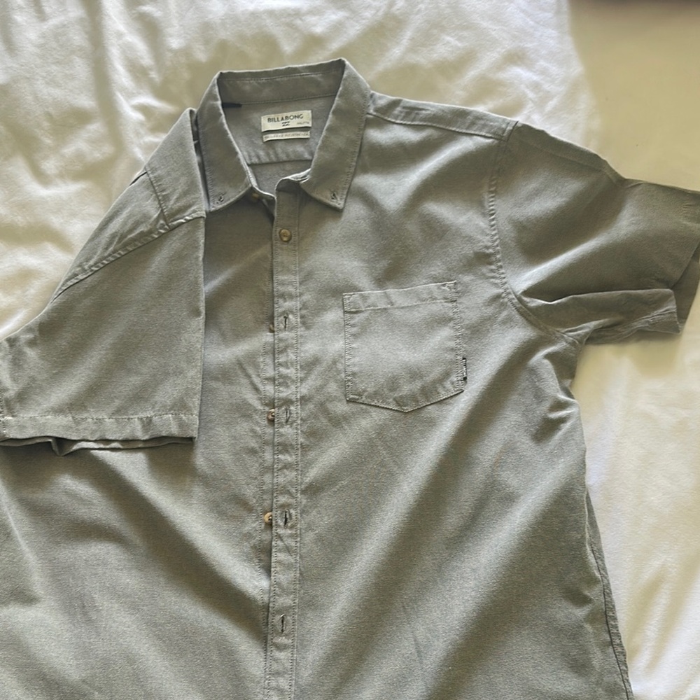 Billabong Gray Casual Button Down Shirt Short Sleeve